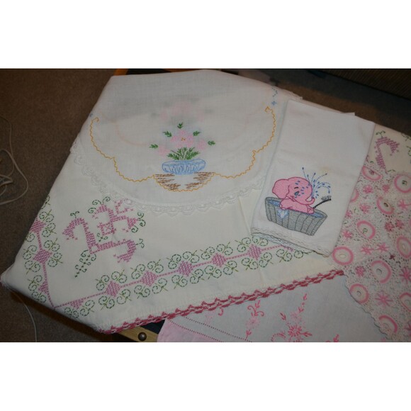 Vintage Doily Pink Cottage Rose Crochet Shabby Chic Collection........Six Pieces - Picture 3 of 7